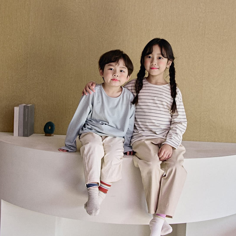 Here I Am - Korean Children Fashion - #todddlerfashion - Plain Tee With Mom - 3