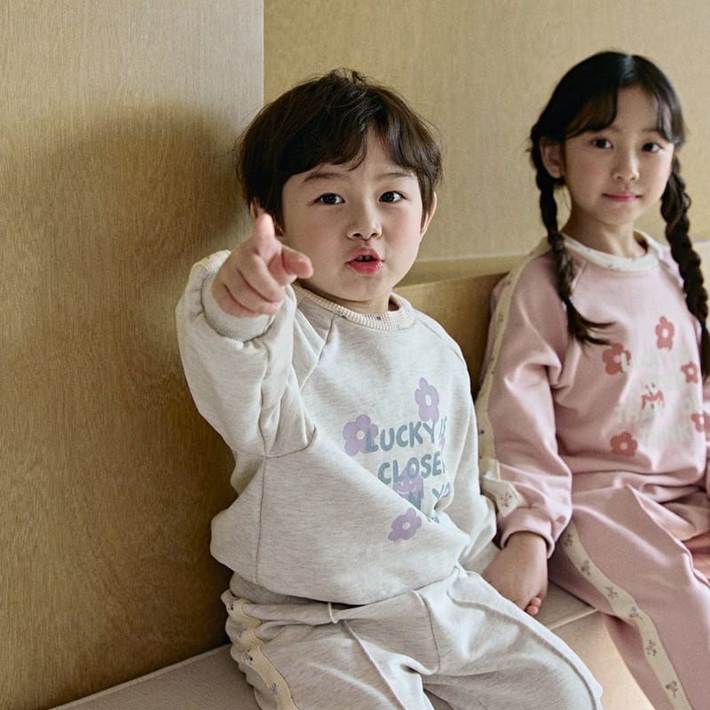 Here I Am - Korean Children Fashion - #toddlerclothing - Flower Lauder  Top Bottom Set - 6
