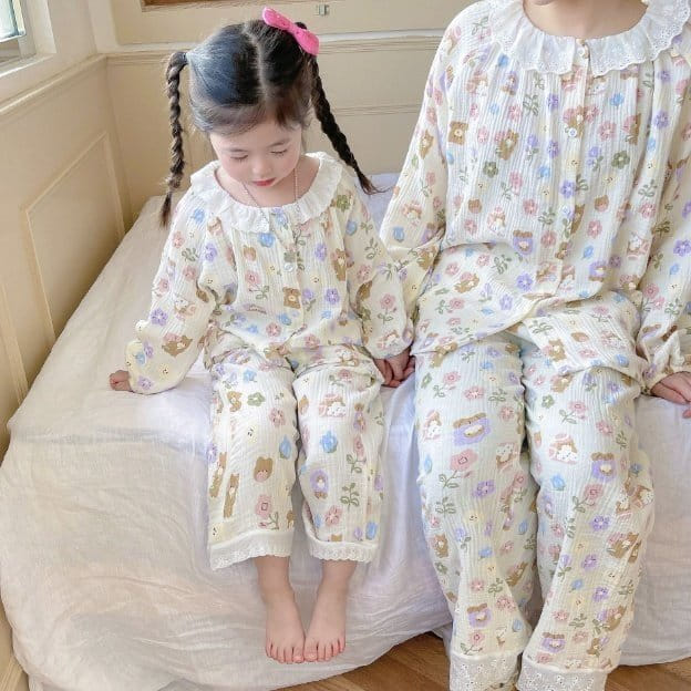 Miso - Korean Children Fashion - #kidsshorts - Flower Pajamas With Mom - 5