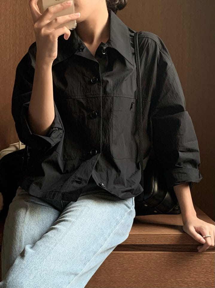 Moani - Korean Women Fashion - #thatsdarling - 2 Pocket Cropped Shirt Jacket