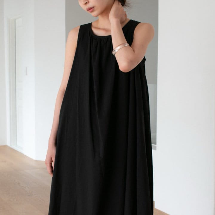 Moani - Korean Women Fashion - #thelittlethings - C Shirring Sleeveless One-piece - 5