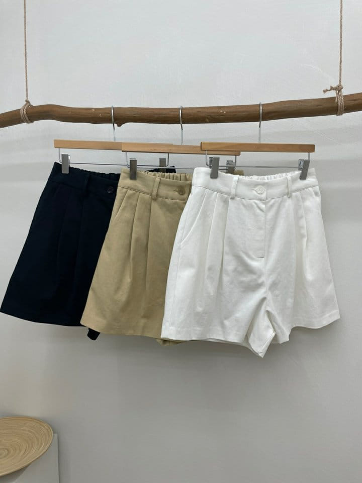 Most - Korean Women Fashion - #thelittlethings - Bunt Half Pants