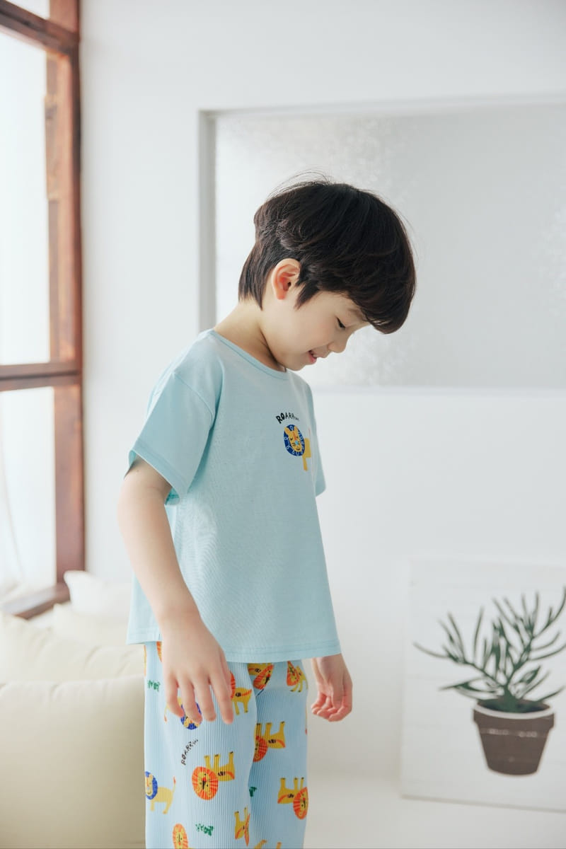 Orange Mom - Korean Children Fashion - #Kfashion4kids - Lion Paint Tee - 11