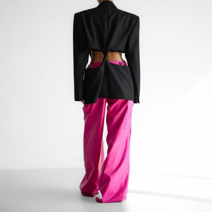 Paper Moon - Korean Women Fashion - #momslook - Squared Shoulder Cut Out Waist Detail Minimal Blazer - 7