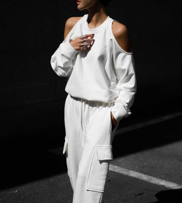 Paper Moon - Korean Women Fashion - #womensfashion - Shoulder Split Detail Sweatshirt