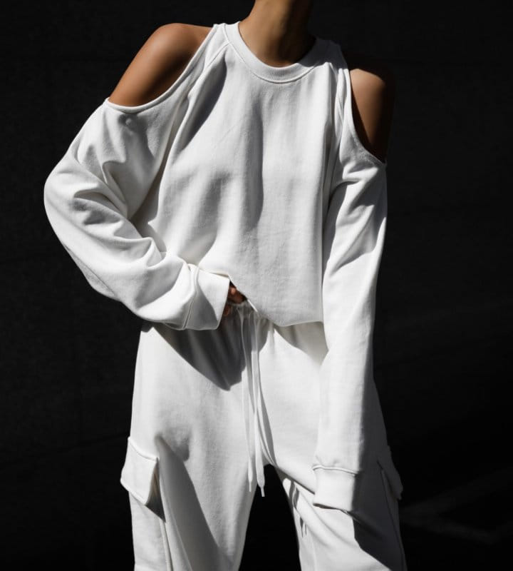 Paper Moon - Korean Women Fashion - #womensfashion - Shoulder Split Detail Sweatshirt - 3