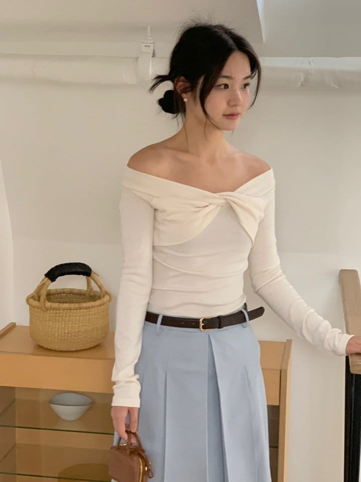 Rumiru - Korean Women Fashion - #momslook - Ribbon Shoulder Tee - 7