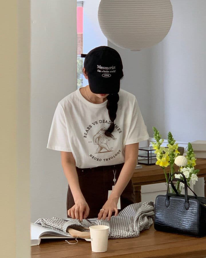 Taejoon - Korean Women Fashion - #restrostyle - Bear Tee - 2