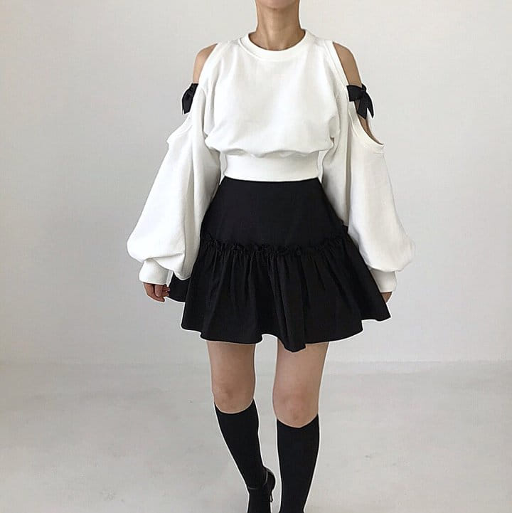 Twomoon - Korean Women Fashion - #momslook - Tween Shoulder Ribbon Sweatshirt - 4