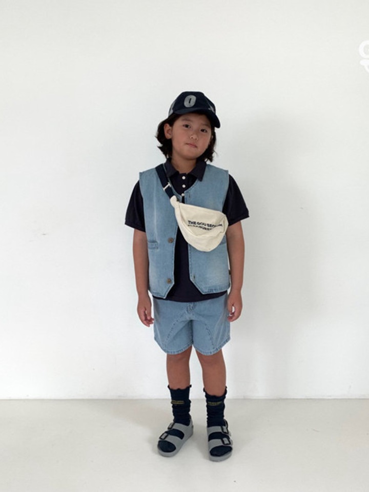 Mania Vest