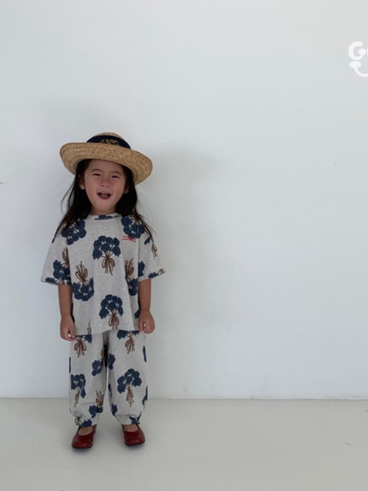 Seven Pants With Mom