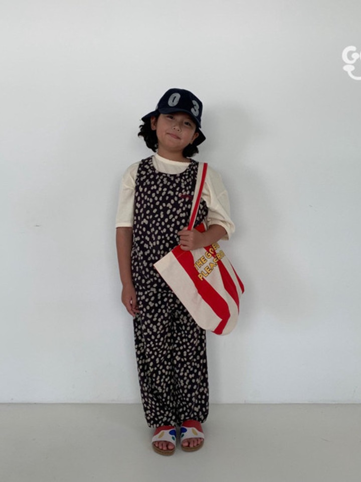 Dot Sleeveless Tee
