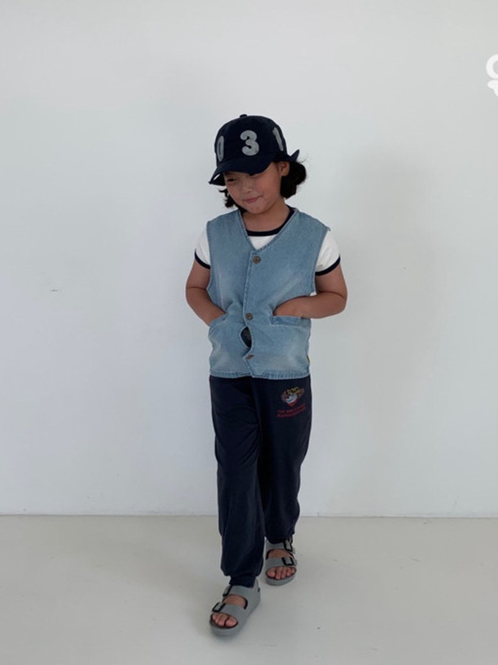 Godori Pants With Mom