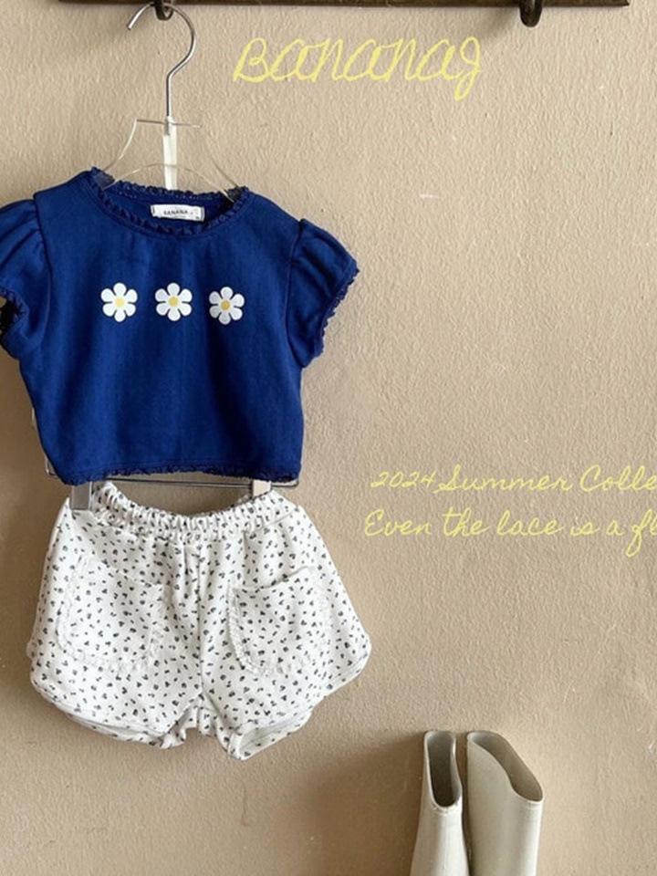 Three Flower Tee