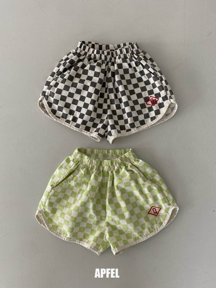 Lilo Check Shorts