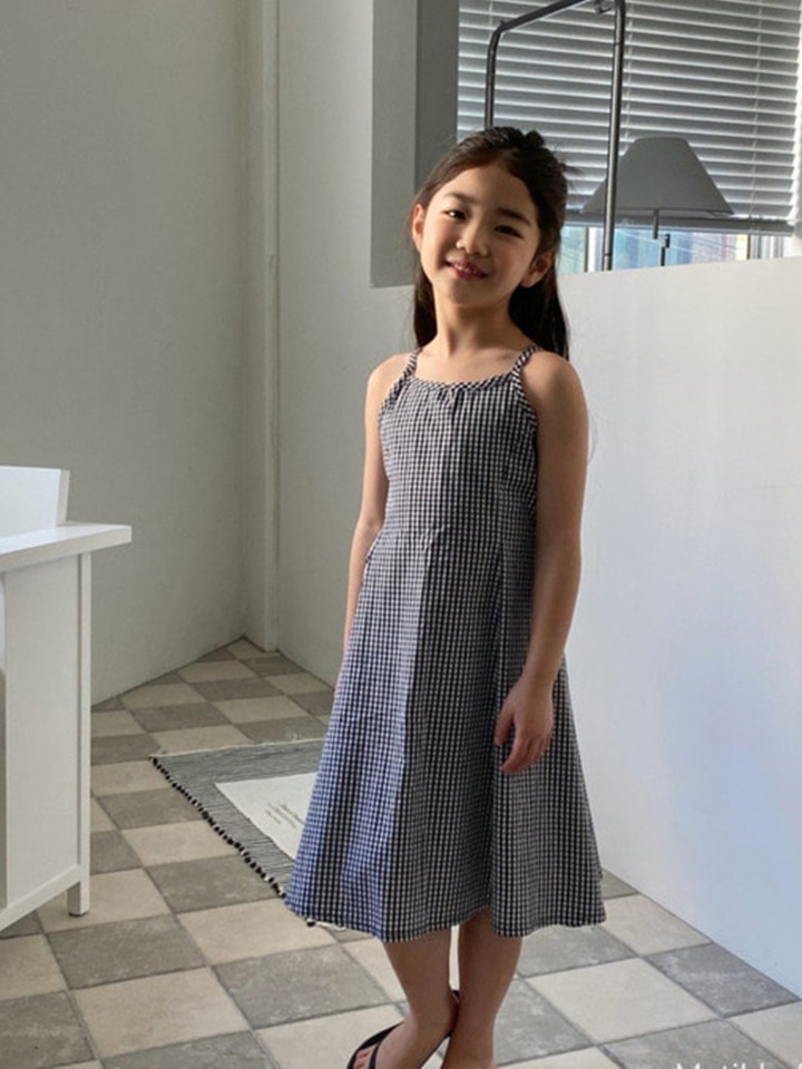 Sleeveless Slit One-Piece Sleeveless Slit One-Piece