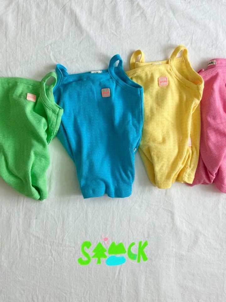 Candy Sleeveles Tee
