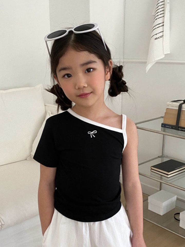 Ribbon Short Sleeve Shoulder Slit Tee Ribbon Short Sleeve Shoulder Slit Tee