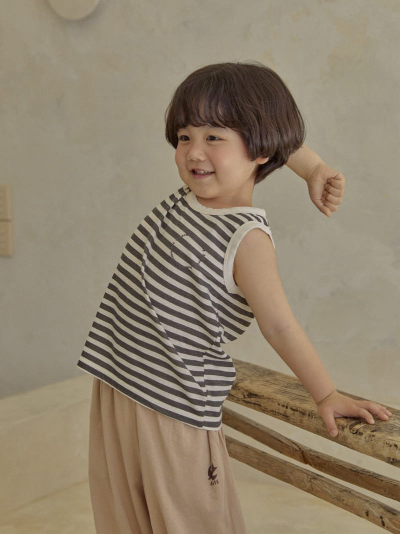 A-Market - Korean Children Fashion - #childofig - Circle A Sleeveless Tee - 4