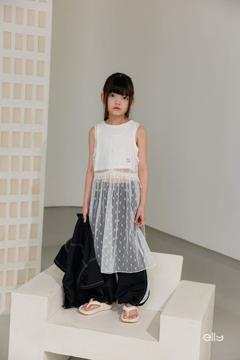 Ellymolly - Korean Children Fashion - #kidsshorts - Vanilla Crop Sleeveless Tee - 6