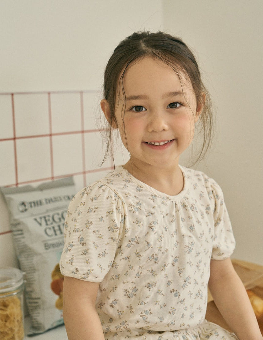Here I Am - Korean Children Fashion - #childrensboutique - Wendy Flare Easy Wear - 5