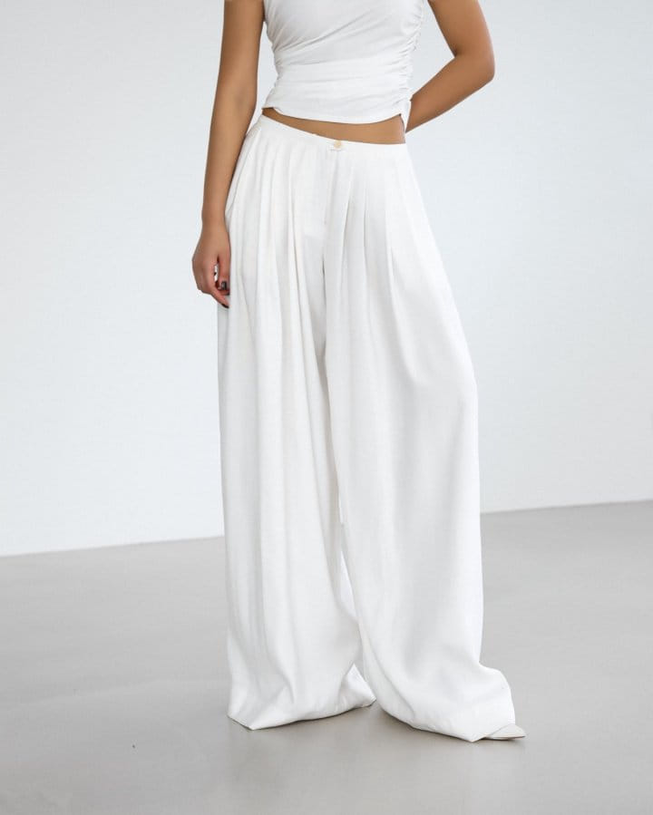 Paper Moon - Korean Women Fashion - #momslook - Bamboo Pleated Pin  Tuck Wide Trousers - 11