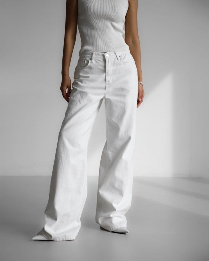 Paper Moon - Korean Women Fashion - #momslook - High Rise Wide Leg White Denim Pants  - 10