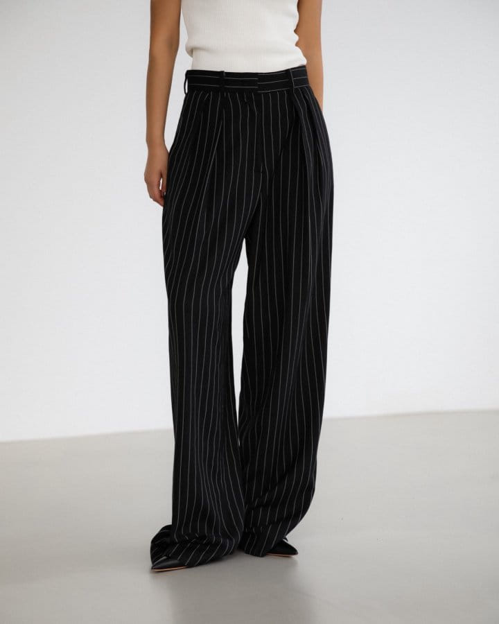 Paper Moon - Korean Women Fashion - #thatsdarling - Wide Pin Stripe Set Up Suit Pleated Trousers - 3