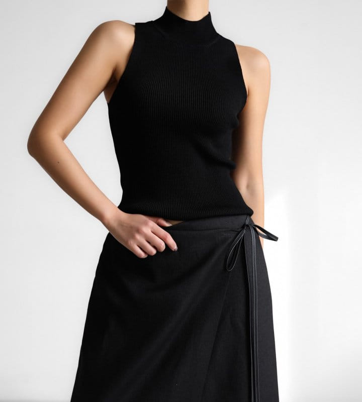 Paper Moon - Korean Women Fashion - #womensfashion - High Neck Ribbed Seeveless Cropped Knit Top - 10