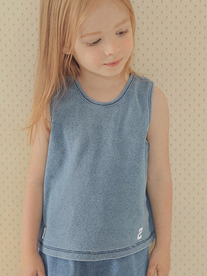 Ains Sleeveless Tee