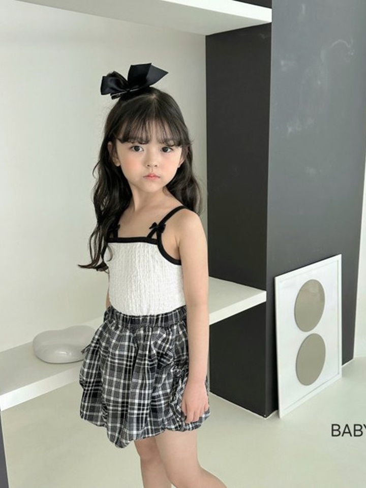Sandy Sleeveless Tee