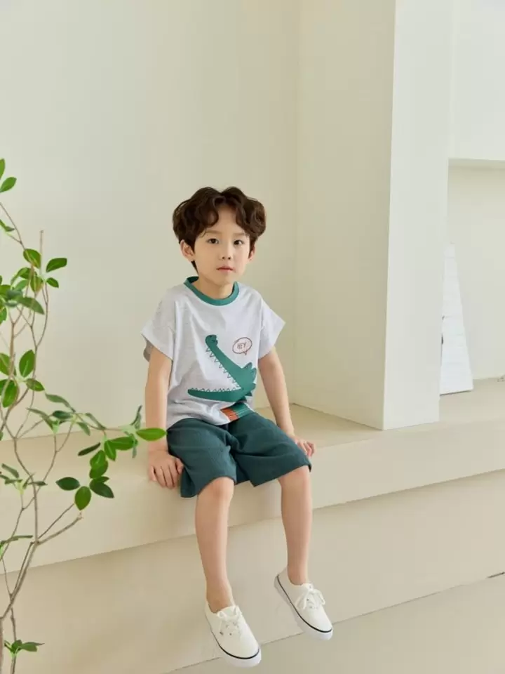 Crocodile Tee