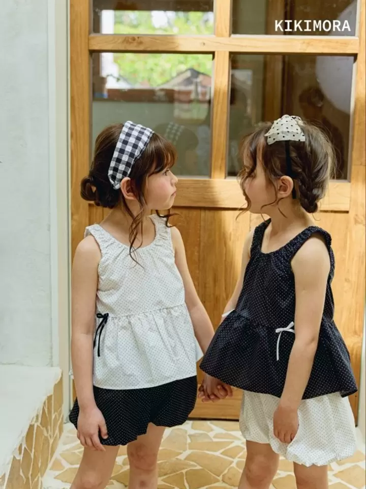 Small Dot Sleeveless Blouse Small Dot Sleeveless Blouse