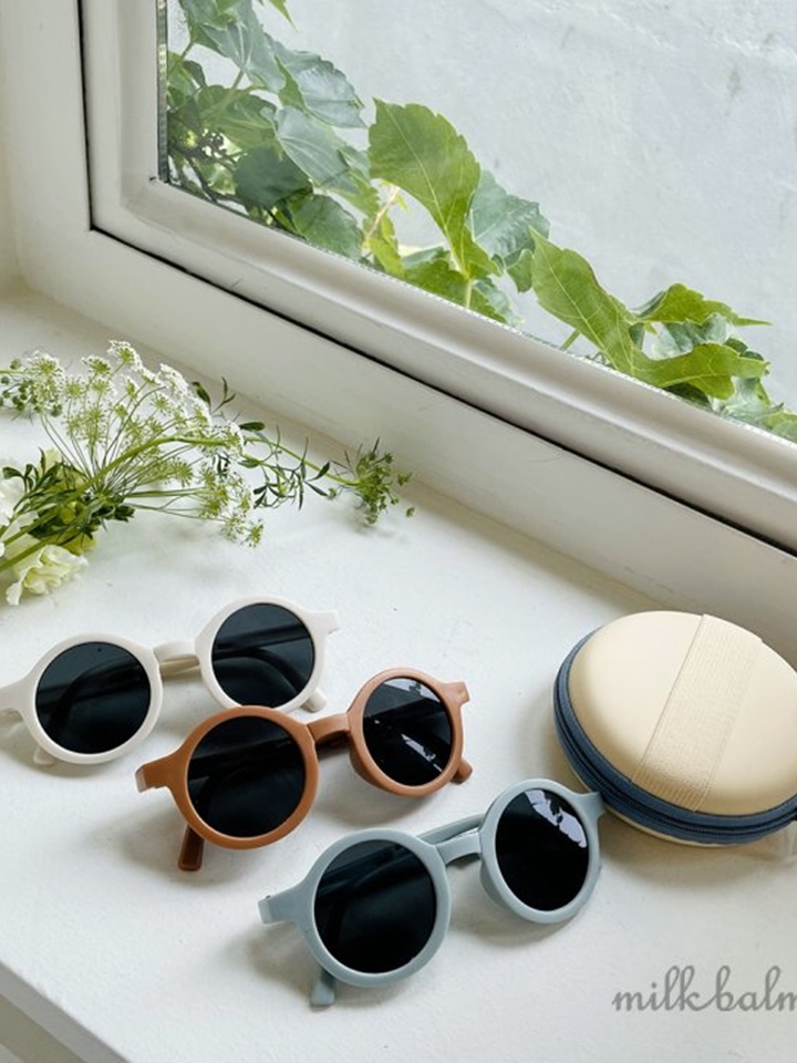 Milk Sunglasses With Case