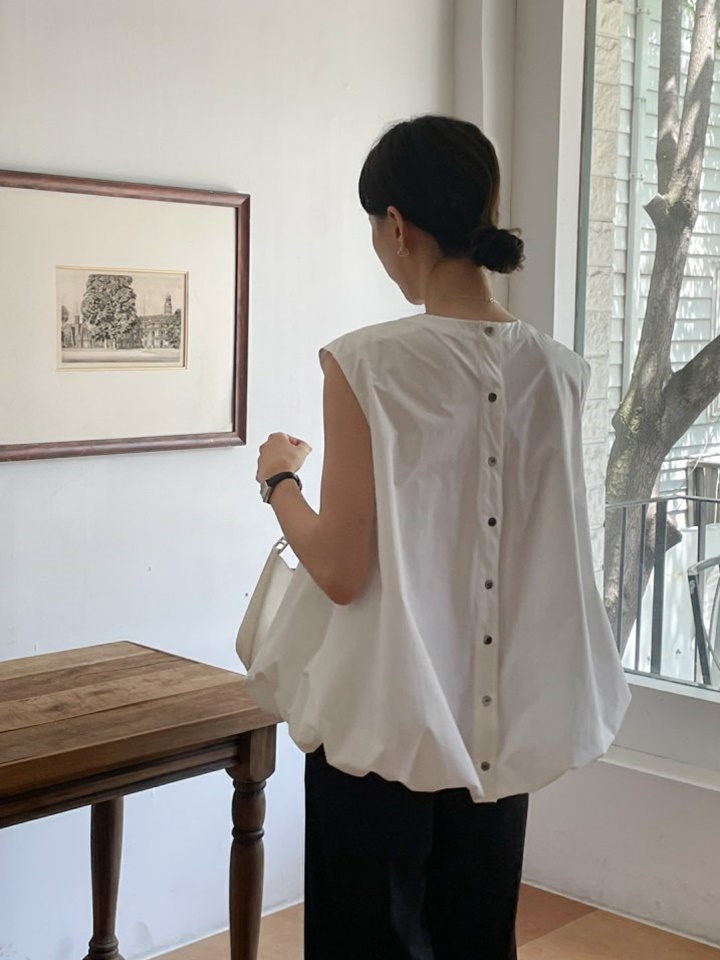 Balloon Button Blouse Balloon Button Blouse