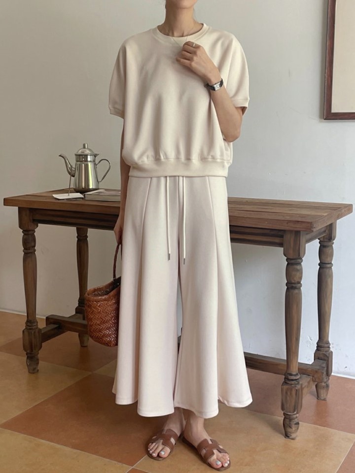 Vegi Curve Sleeve Tee Vegi Curve Sleeve Tee