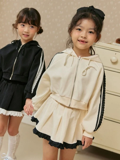 Unbalance Lace Short Zip-up