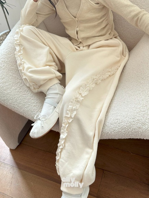 Tongtong Lace Jogger Pants
