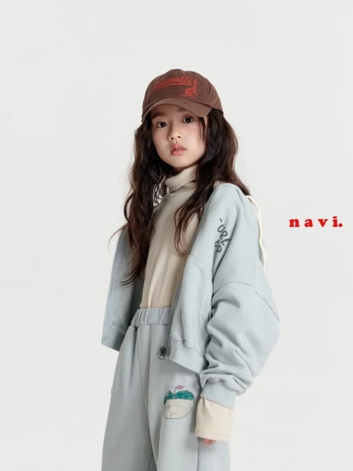 Mild Turtleneck Tee