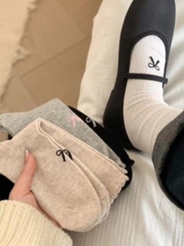 Adult Ribbon Socks