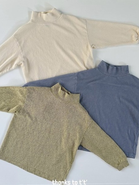 Sunny Turtleneck Tee