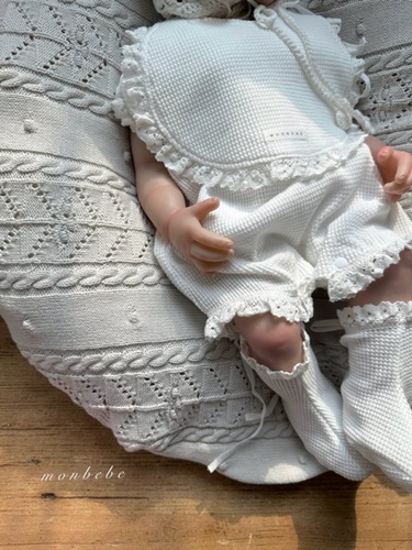 Waffle Lace Bib