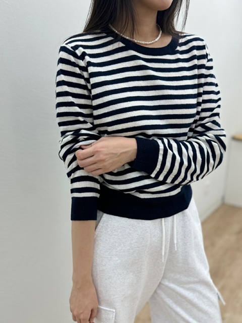 Cash Stripe Round Top Cash Stripe Round Top