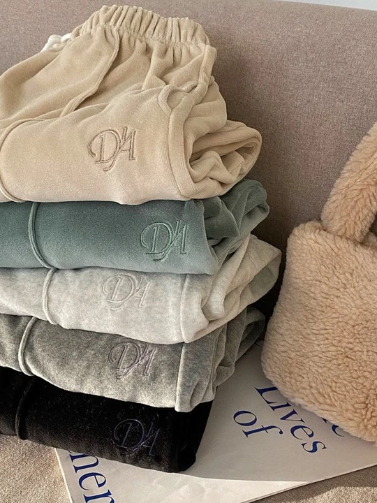 Pintuck Veloure Pants