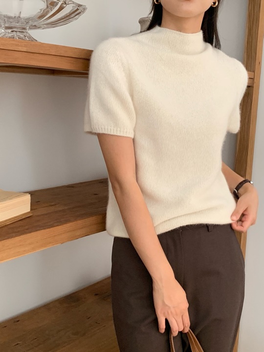 Turtleneck Half Sleeve Raccoon Knit Top Turtleneck Half Sleeve Raccoon Knit Top