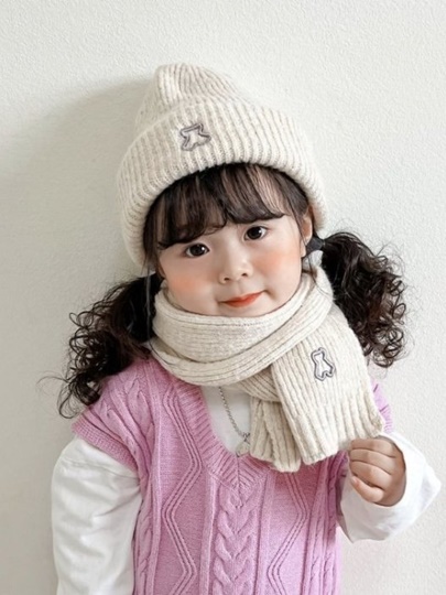 Embroidered Bear Hat Set