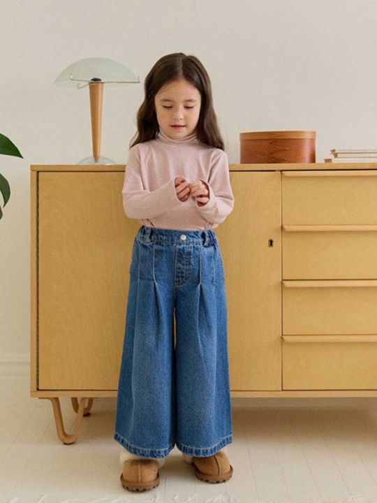 Four Pintuck Denim Pants