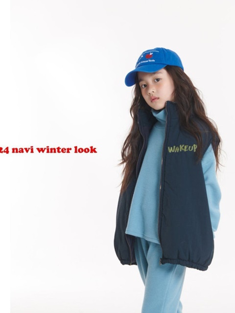 Tail Turtleneck Tee