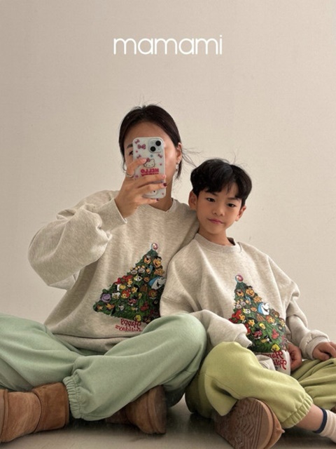 Merry Christmas Mom Sweatshirt