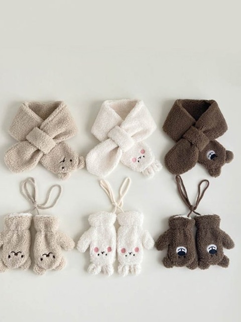 Trio Muffler Gloves Set